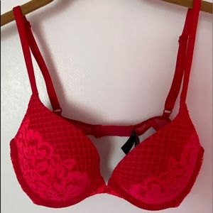 Red lace Victoria Secret push up bra